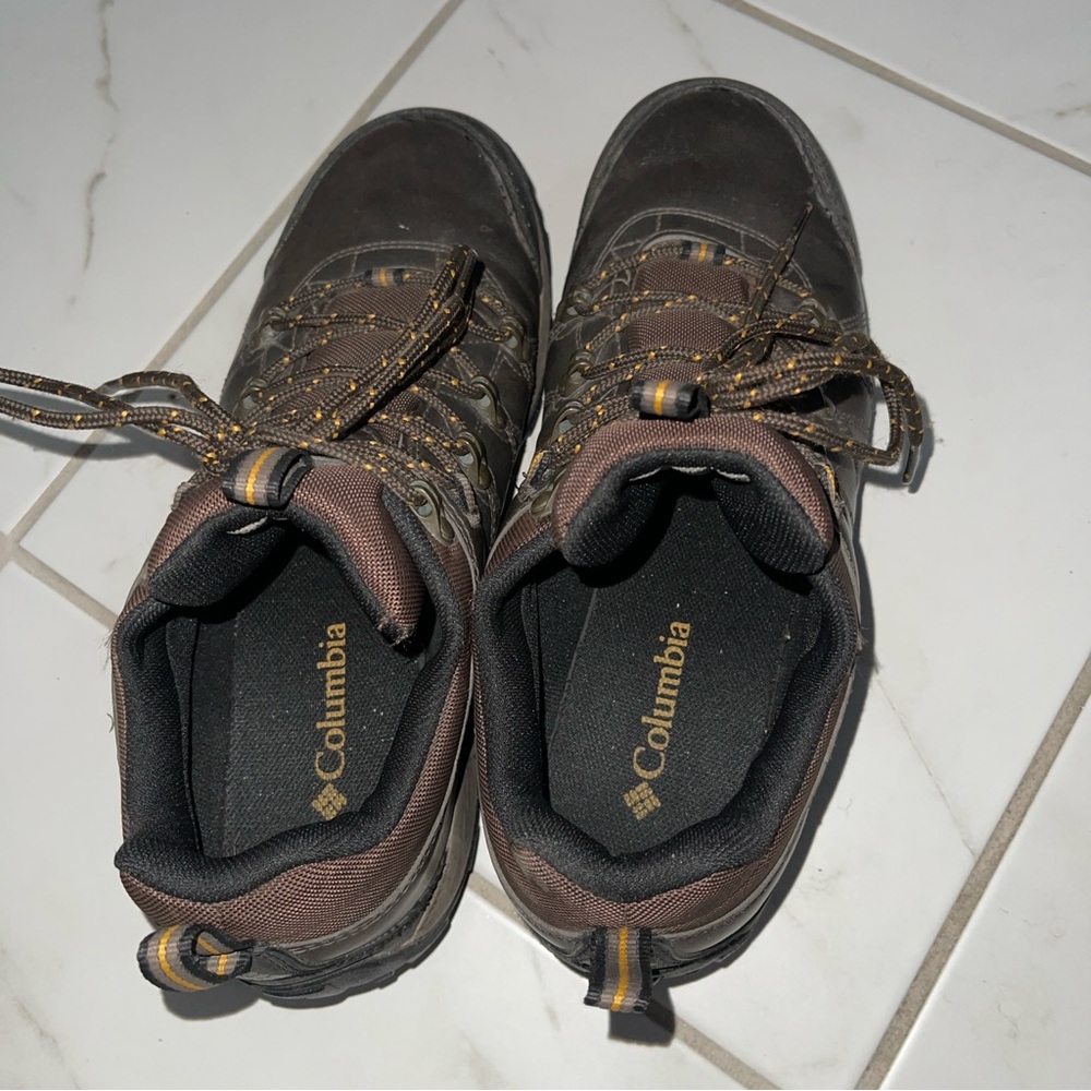 Columbia Dark Brown Hiking Shoes